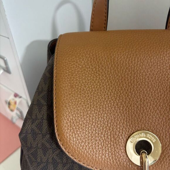 Michael Kors Raven Medium Backpack brown pebbled leather gold hardware - Picture 11 of 16